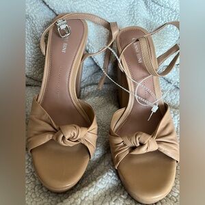 Gianni Knotted Tan Block Heels - Sz 10